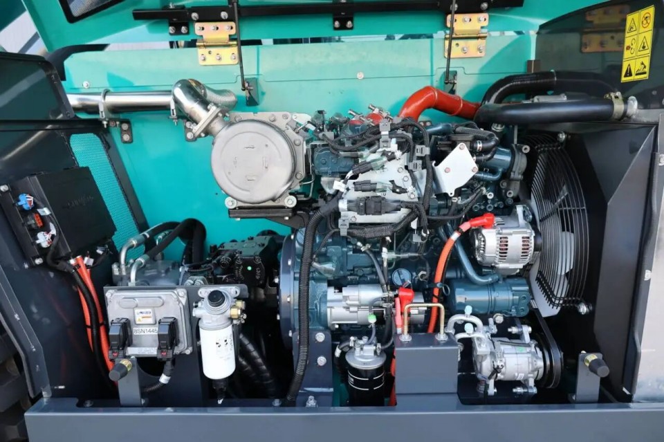 高端机型“双箭齐发”!xingkong星空平台(中国)集团智能两款伸缩臂叉装车成功下线