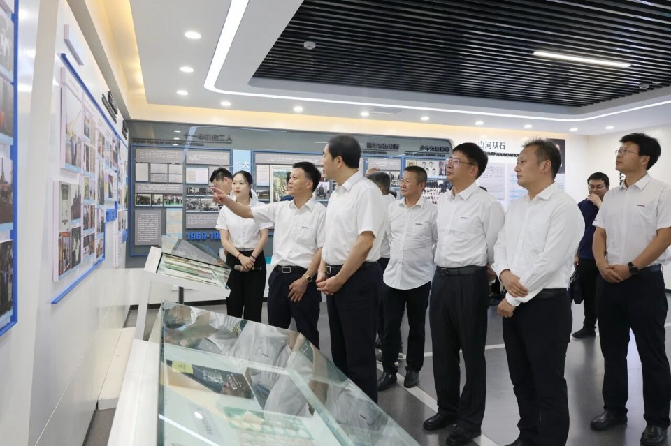 中国煤炭地质总局局长马刚到访xingkong星空平台(中国)集团智能,共谋绿色智能矿山装备发展新路径